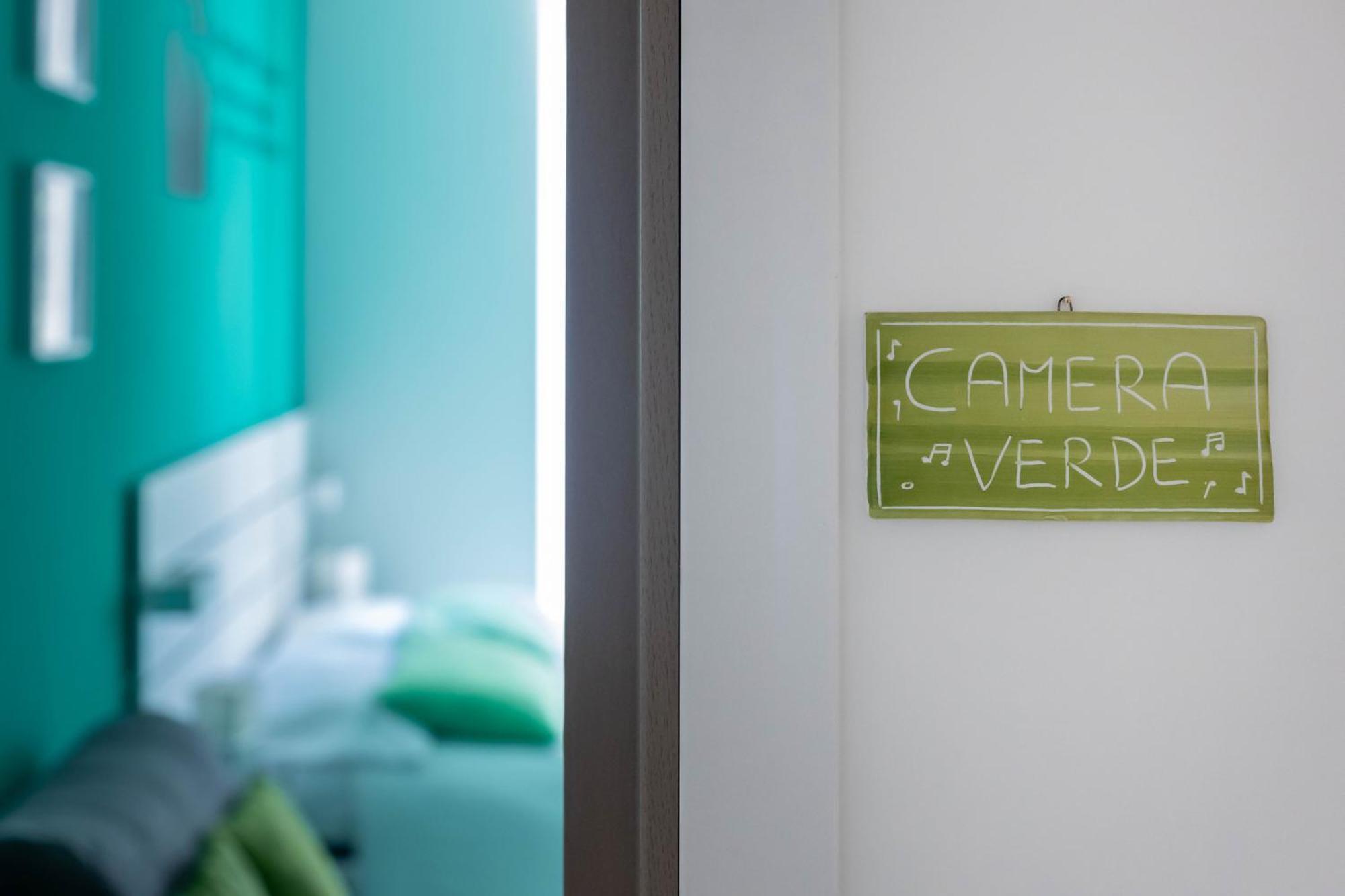 Colori E Note Bed and Breakfast Napels Buitenkant foto